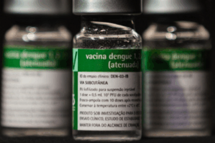 Anvisa aprova primeira vacina brasileira de dose única contra a dengue; aplicação começa em 2026 por ponto diário